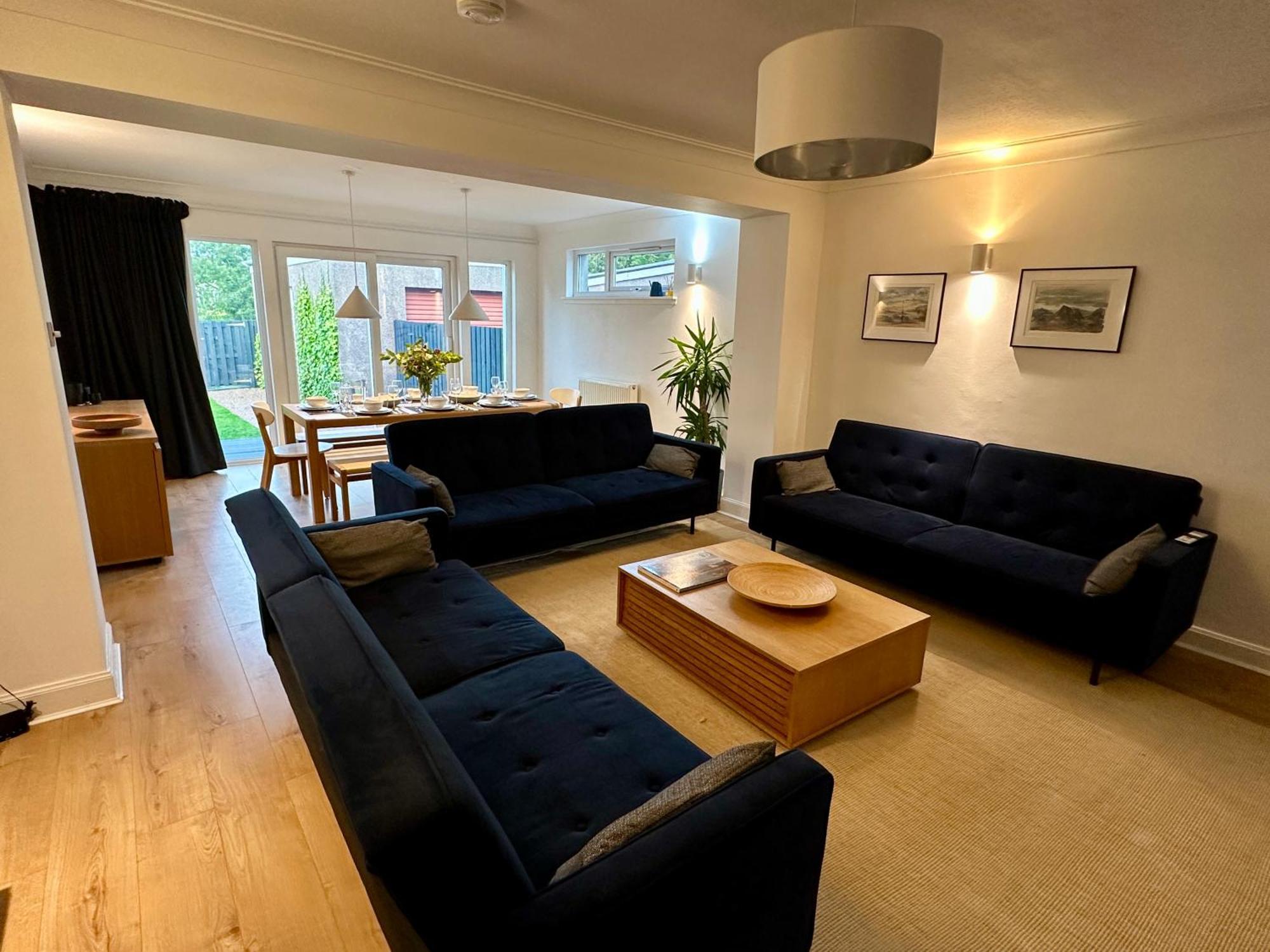 Lovely House & Garden, Short Walk To Town & Beach. Holiday home