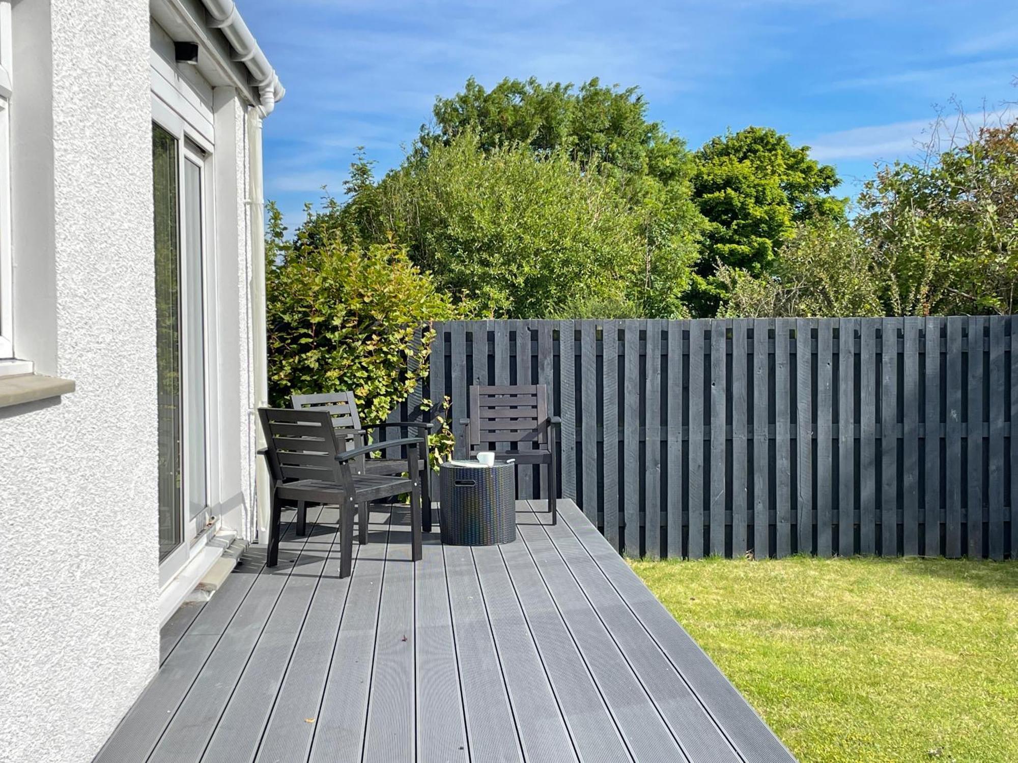 Lovely House & Garden, Short Walk To Town & Beach. Holiday home